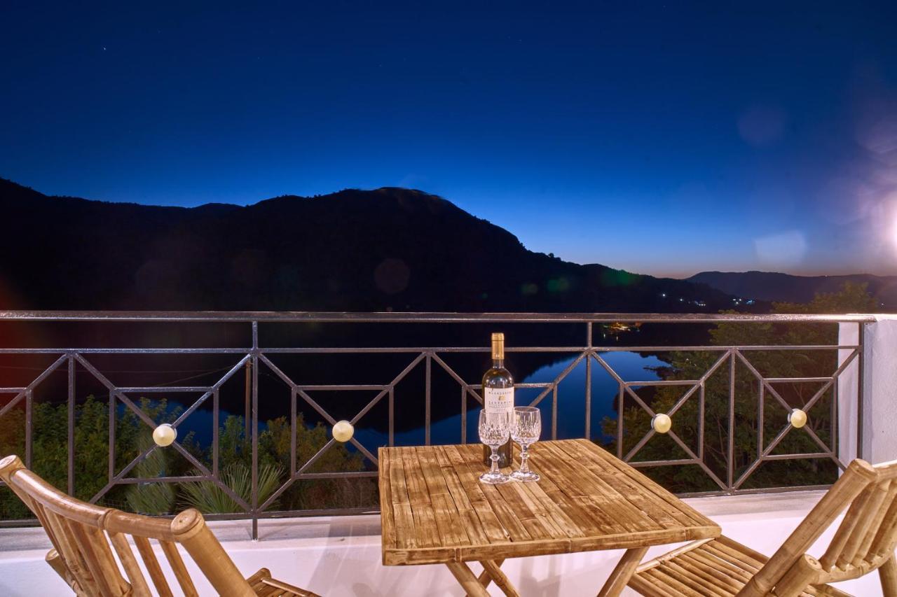 Lake View Suites Kávallos Екстериор снимка