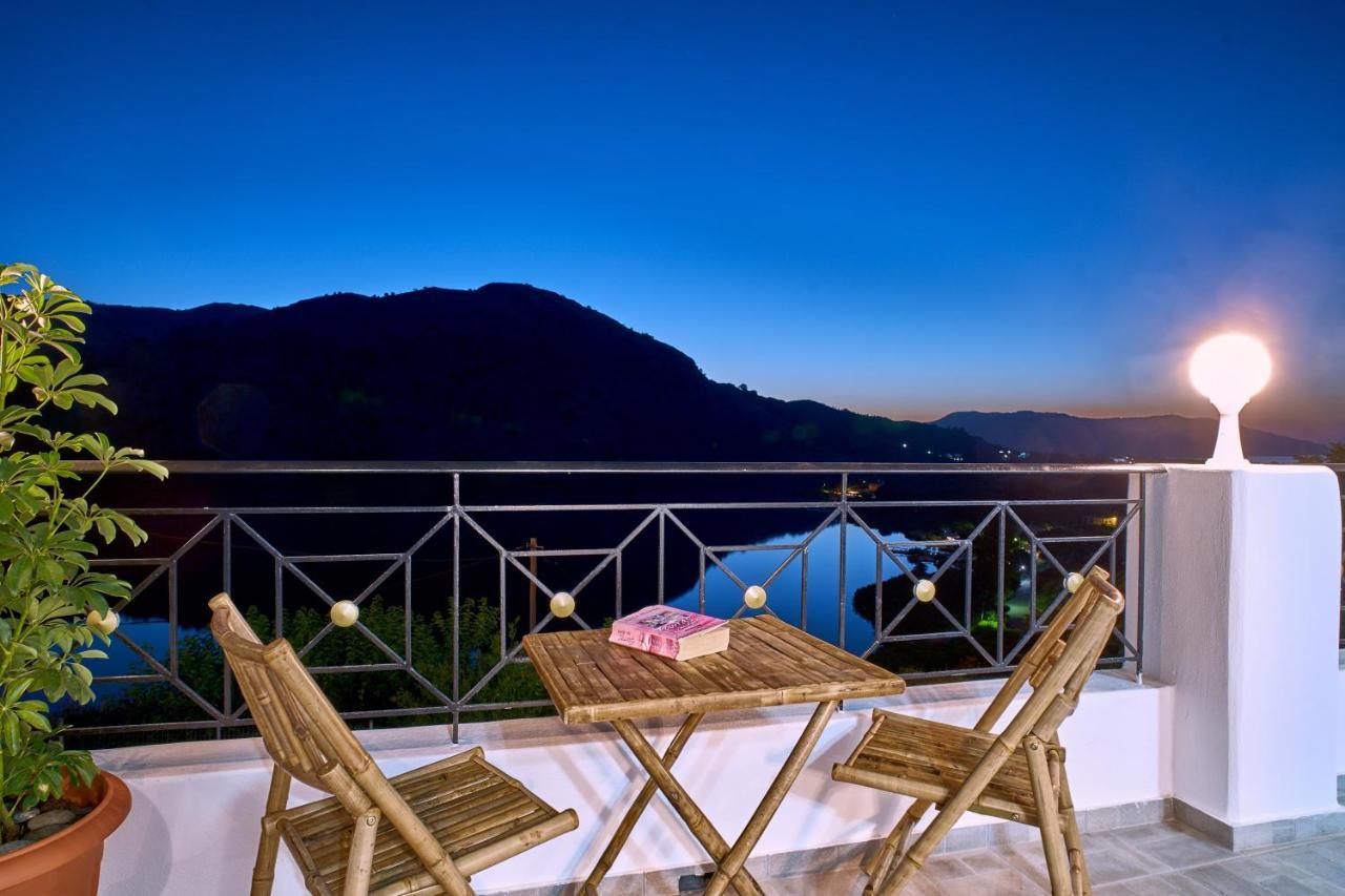 Lake View Suites Kávallos Екстериор снимка