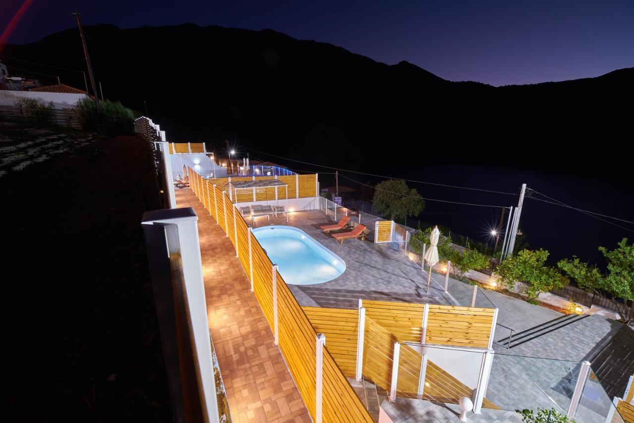 Lake View Suites Kávallos Екстериор снимка