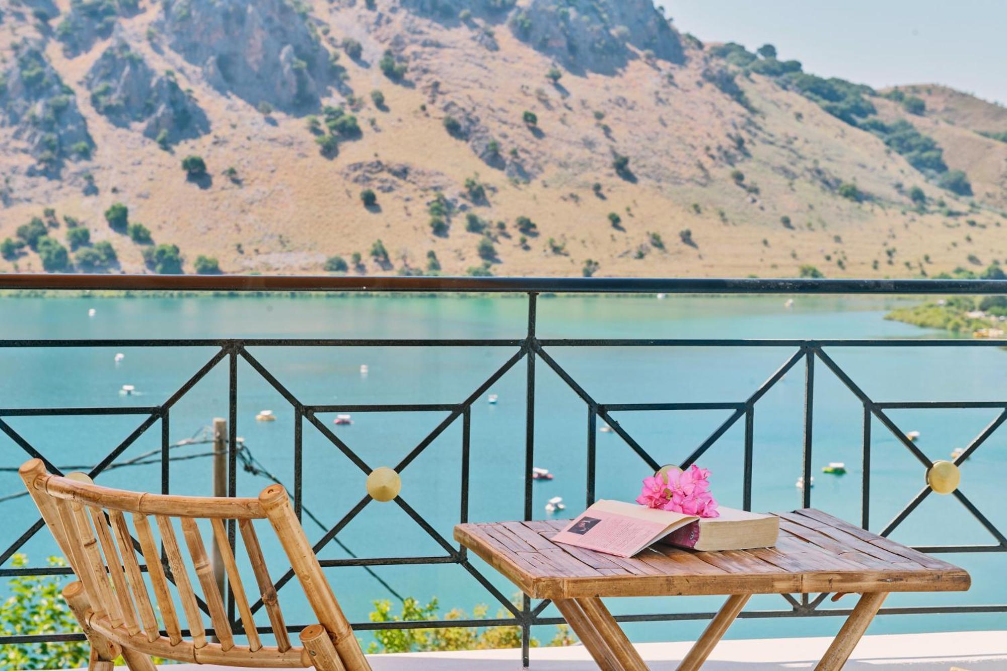 Lake View Suites Kávallos Екстериор снимка